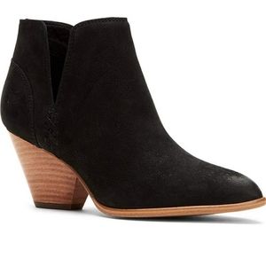 NWOT Frye Black Cut Out Booties